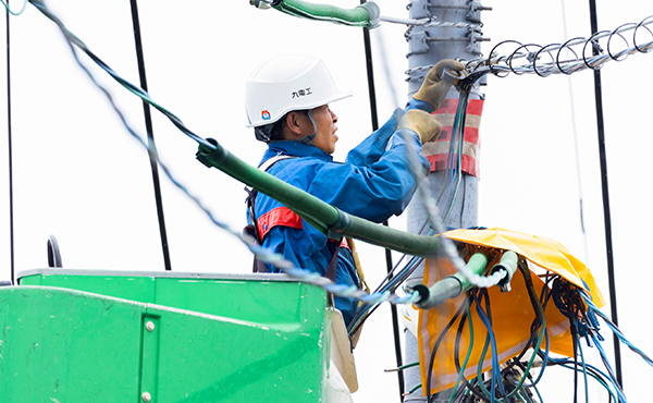 写真：配電工事